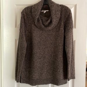 BCBGeneration Turtleneck sweater (gold/ black color)
